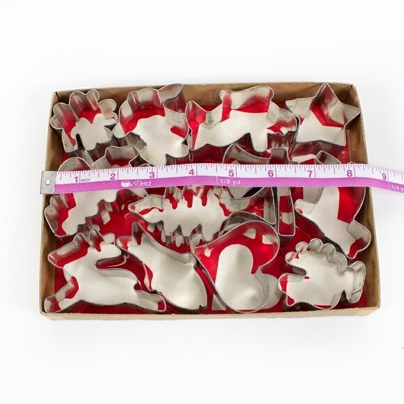 Vintage Cookie Cutters - Metal - Set of 12 in Original Box - A Baking Treasure! - Picture 5 of 5